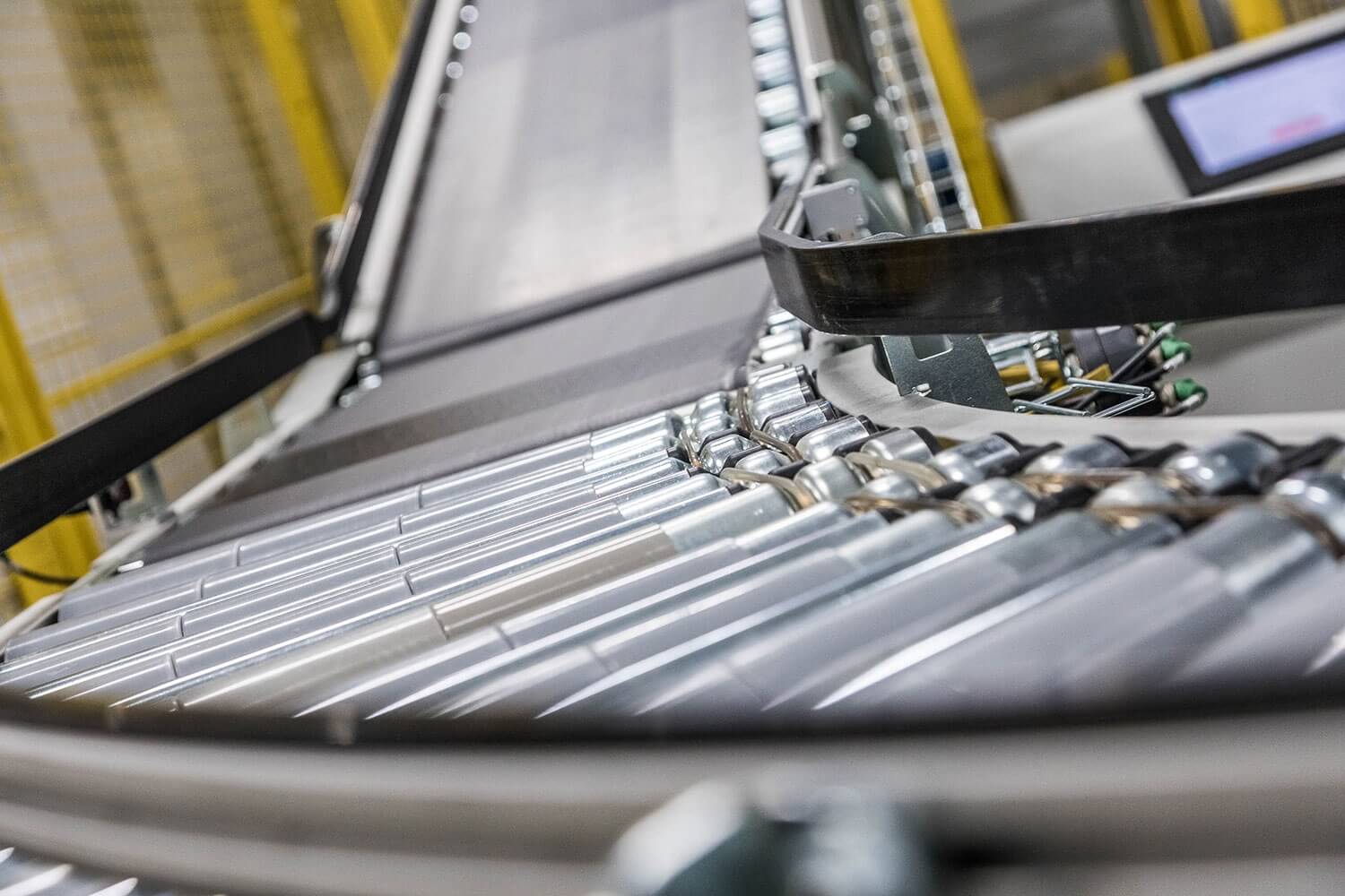 Belt or Powered Roller Conveyors?